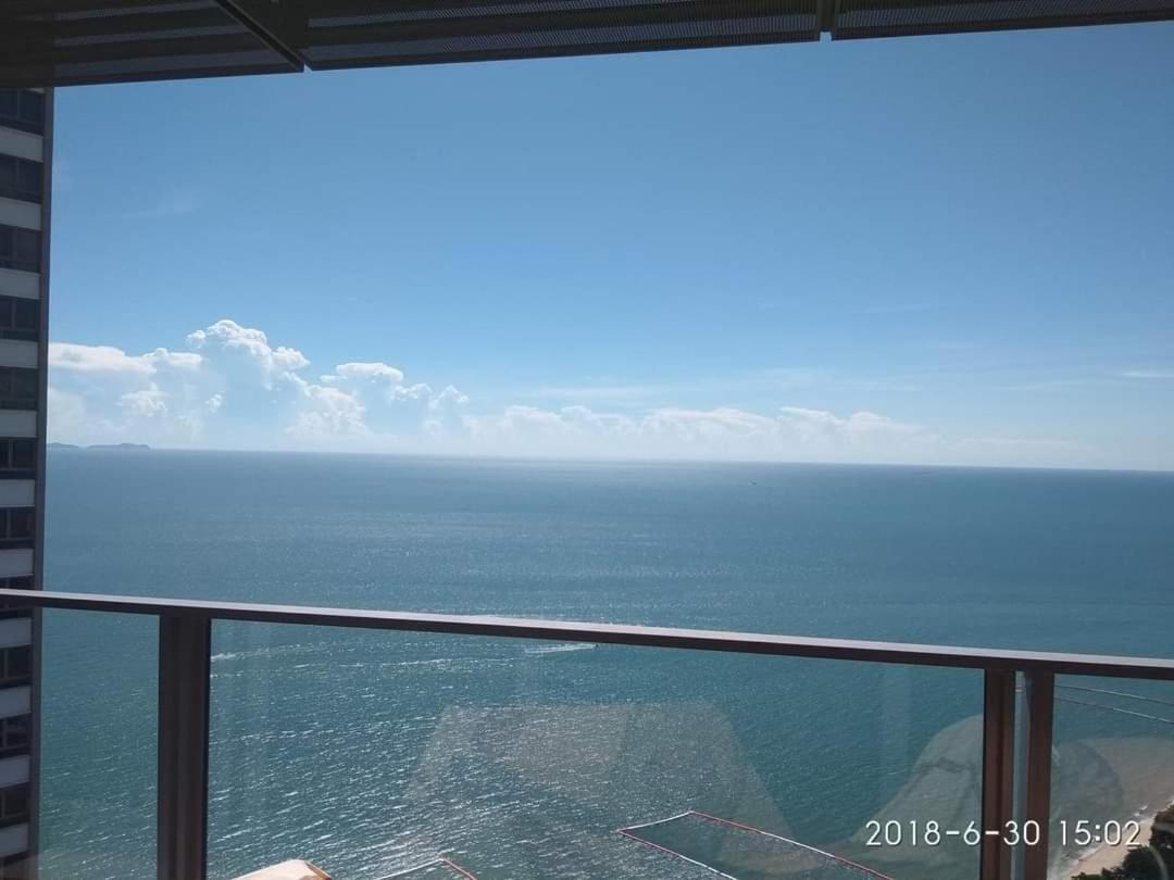 Sea View Apartment In Pattaya ภายนอก รูปภาพ