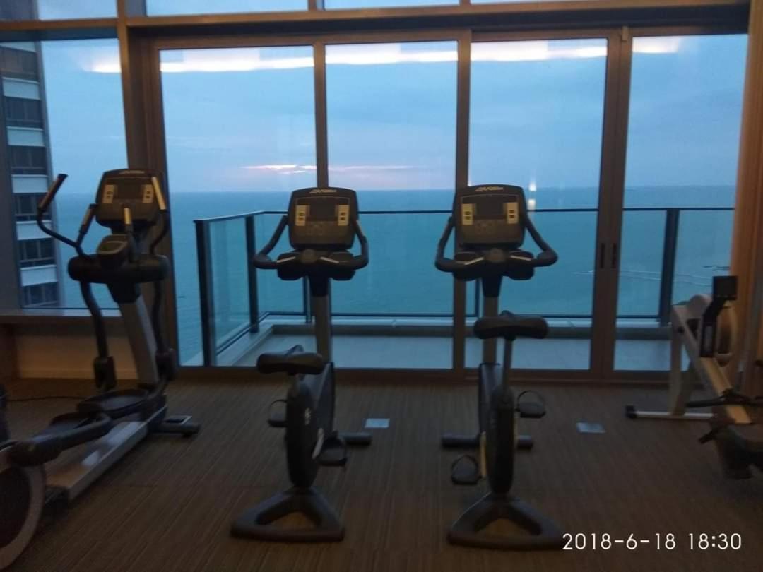 Sea View Apartment In Pattaya ภายนอก รูปภาพ