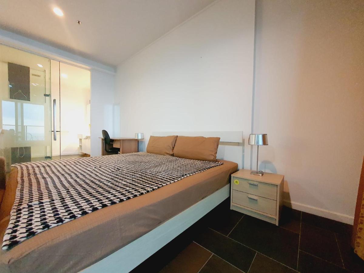 Sea View Apartment In Pattaya ภายนอก รูปภาพ