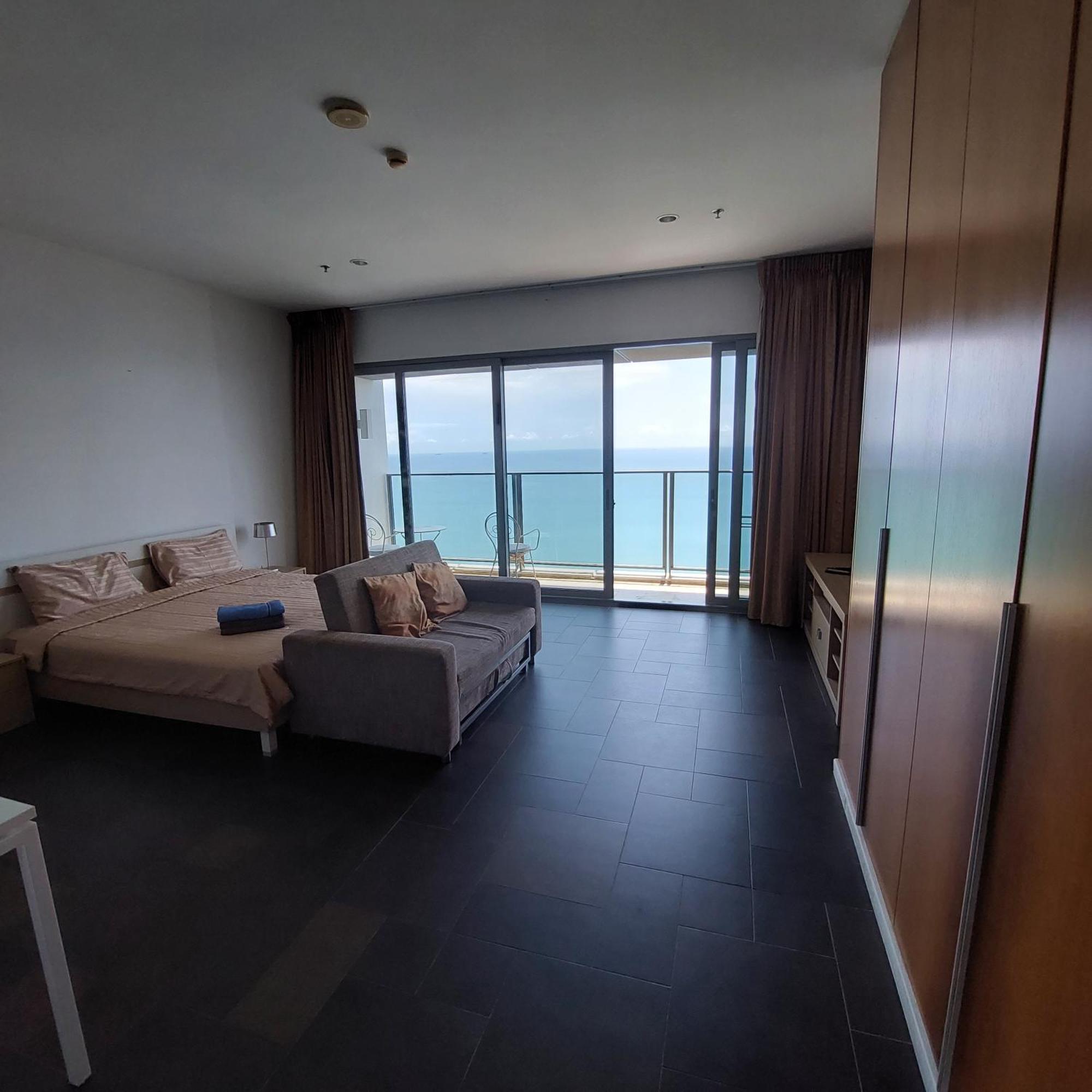Sea View Apartment In Pattaya ภายนอก รูปภาพ