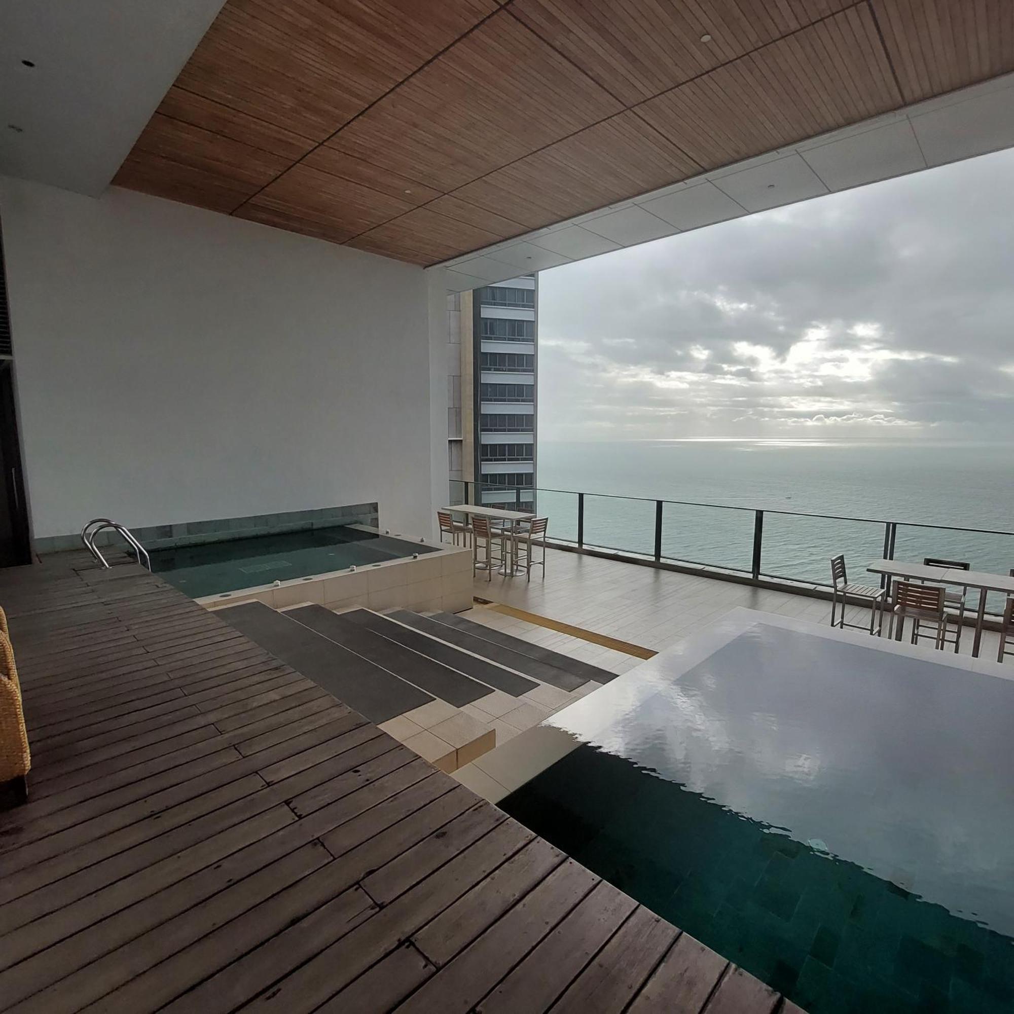 Sea View Apartment In Pattaya ภายนอก รูปภาพ