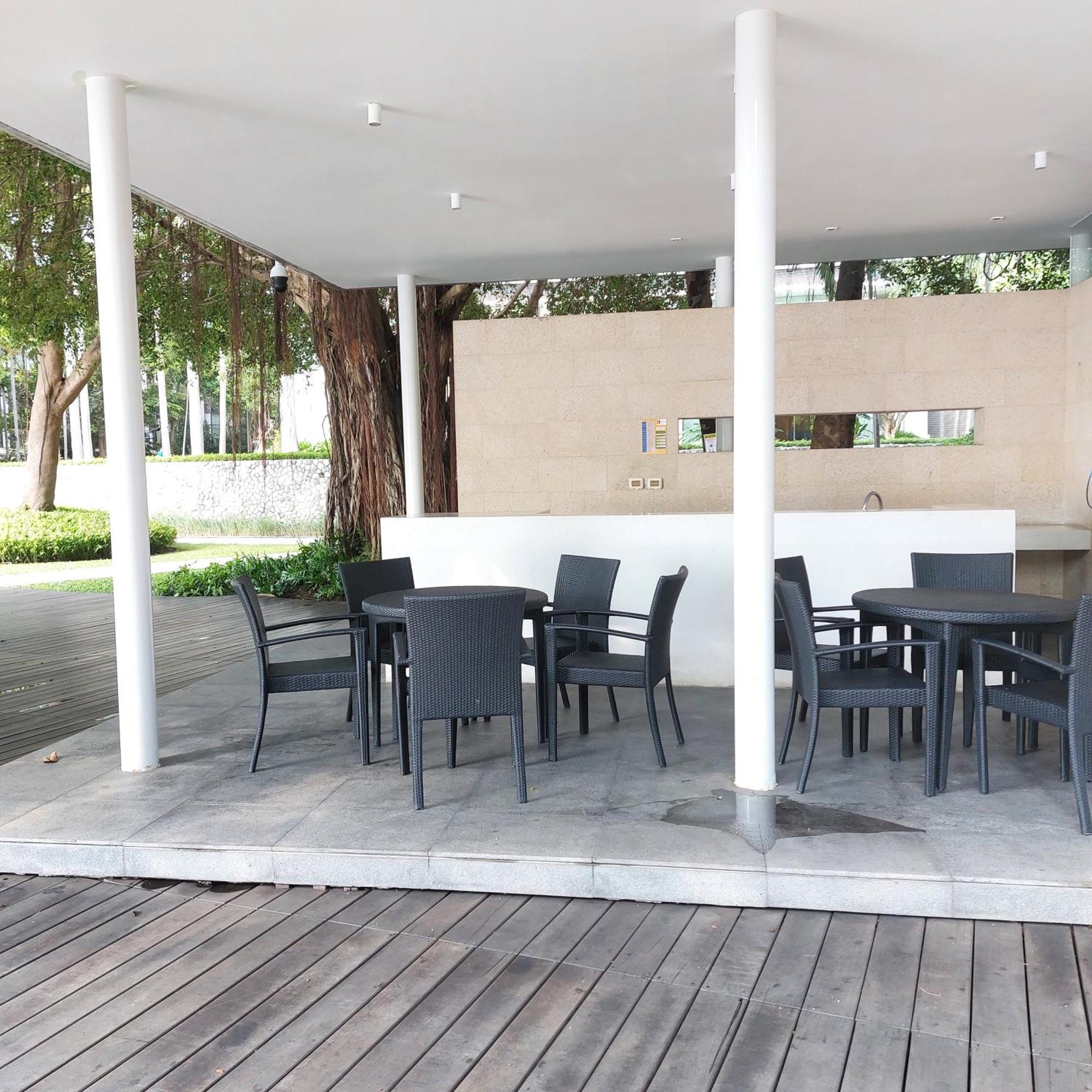 Sea View Apartment In Pattaya ภายนอก รูปภาพ