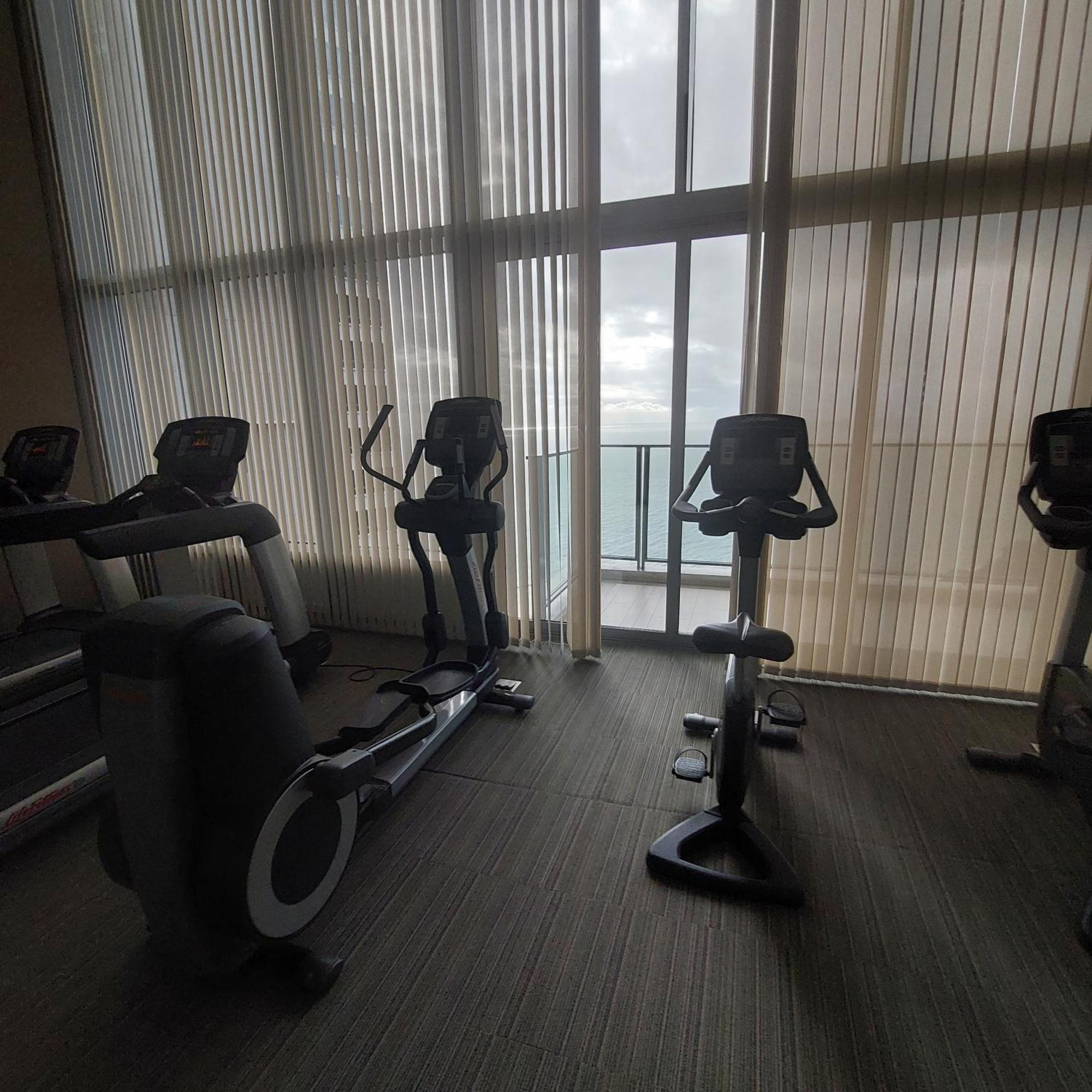 Sea View Apartment In Pattaya ภายนอก รูปภาพ