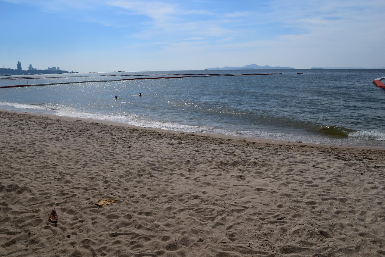Sea View Apartment In Pattaya ภายนอก รูปภาพ