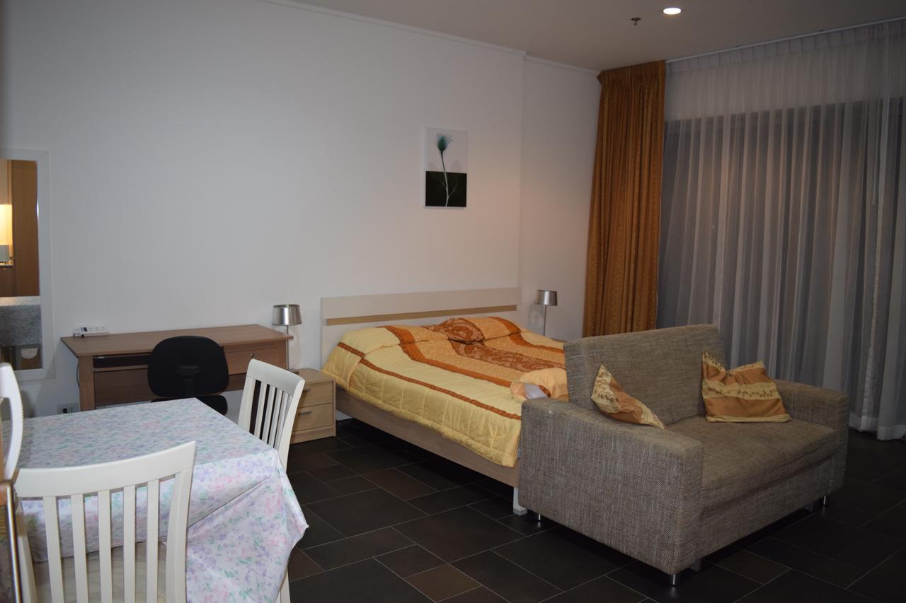 Sea View Apartment In Pattaya ภายนอก รูปภาพ