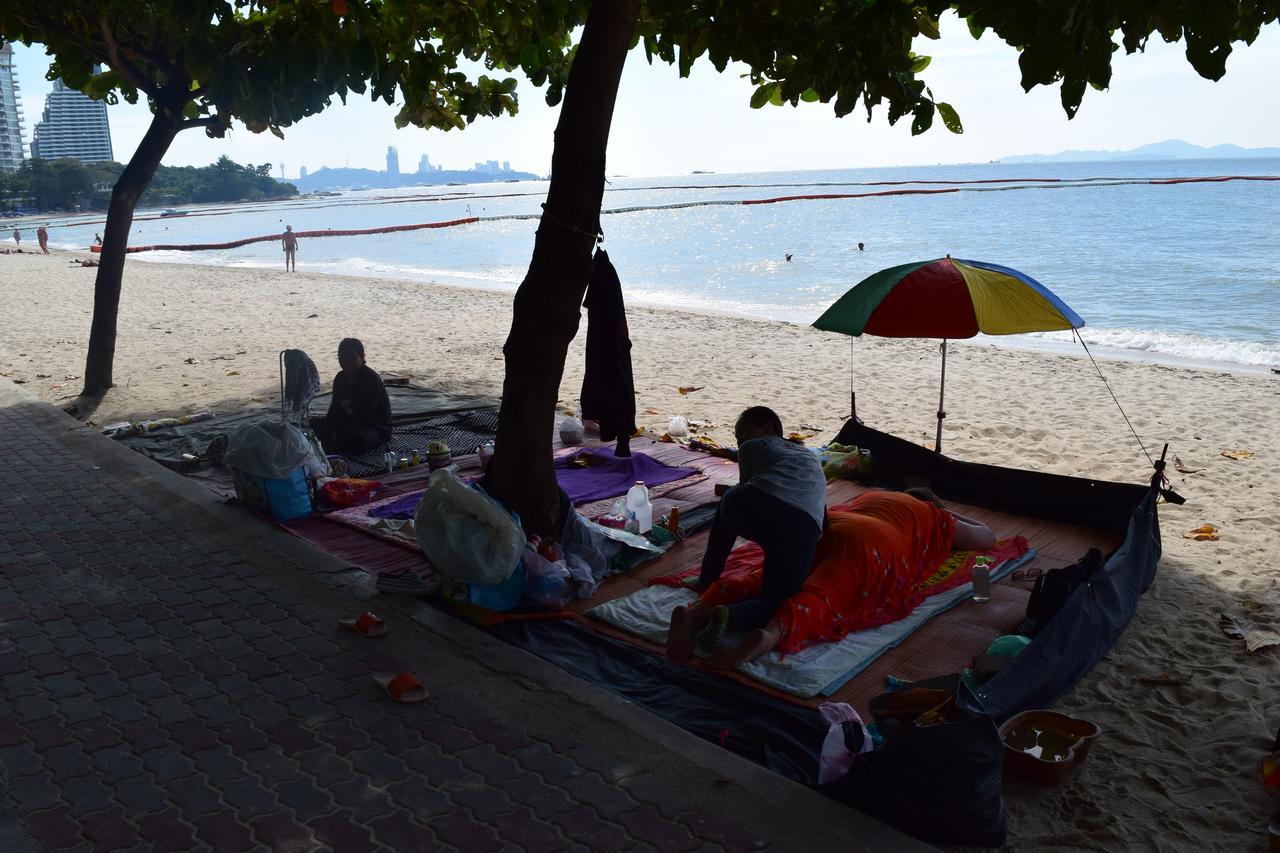 Sea View Apartment In Pattaya ภายนอก รูปภาพ